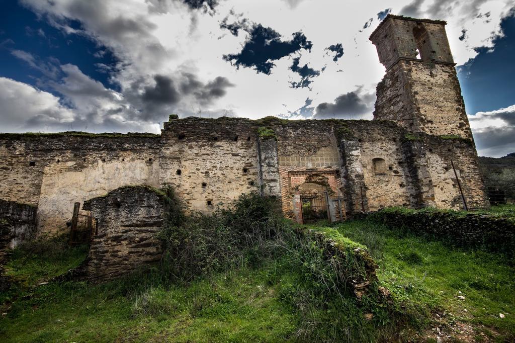 Los Montes Hostal Casas de Miravete Exterior foto